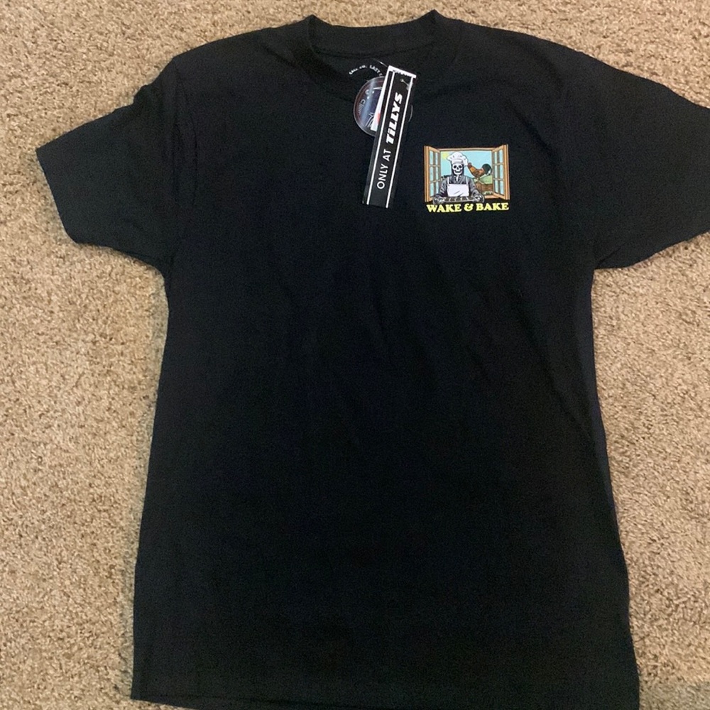 Last Call Co. wake and bake T-shirt. New with tags. Size small.